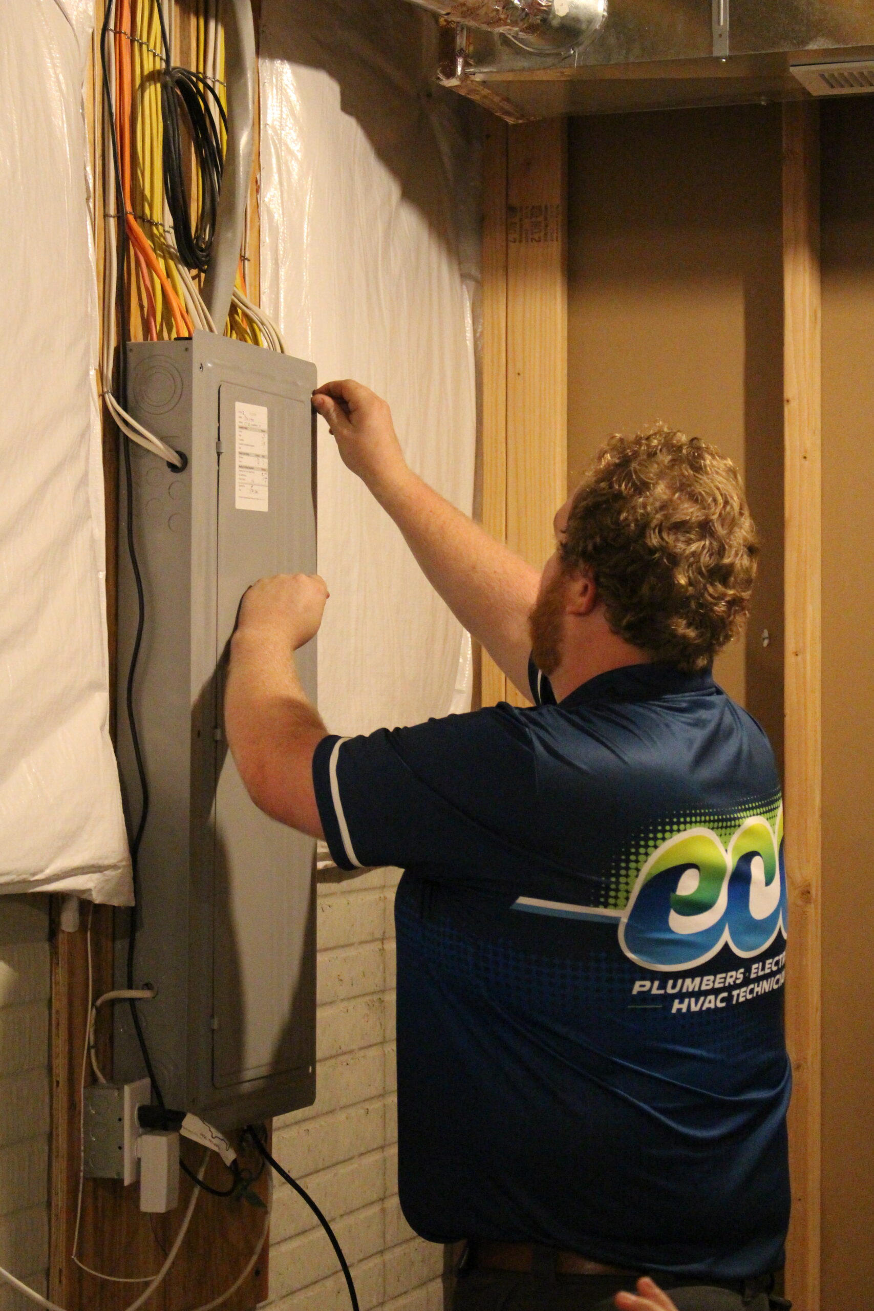 Choosing the Right Electrician What Homeowners Should Look For