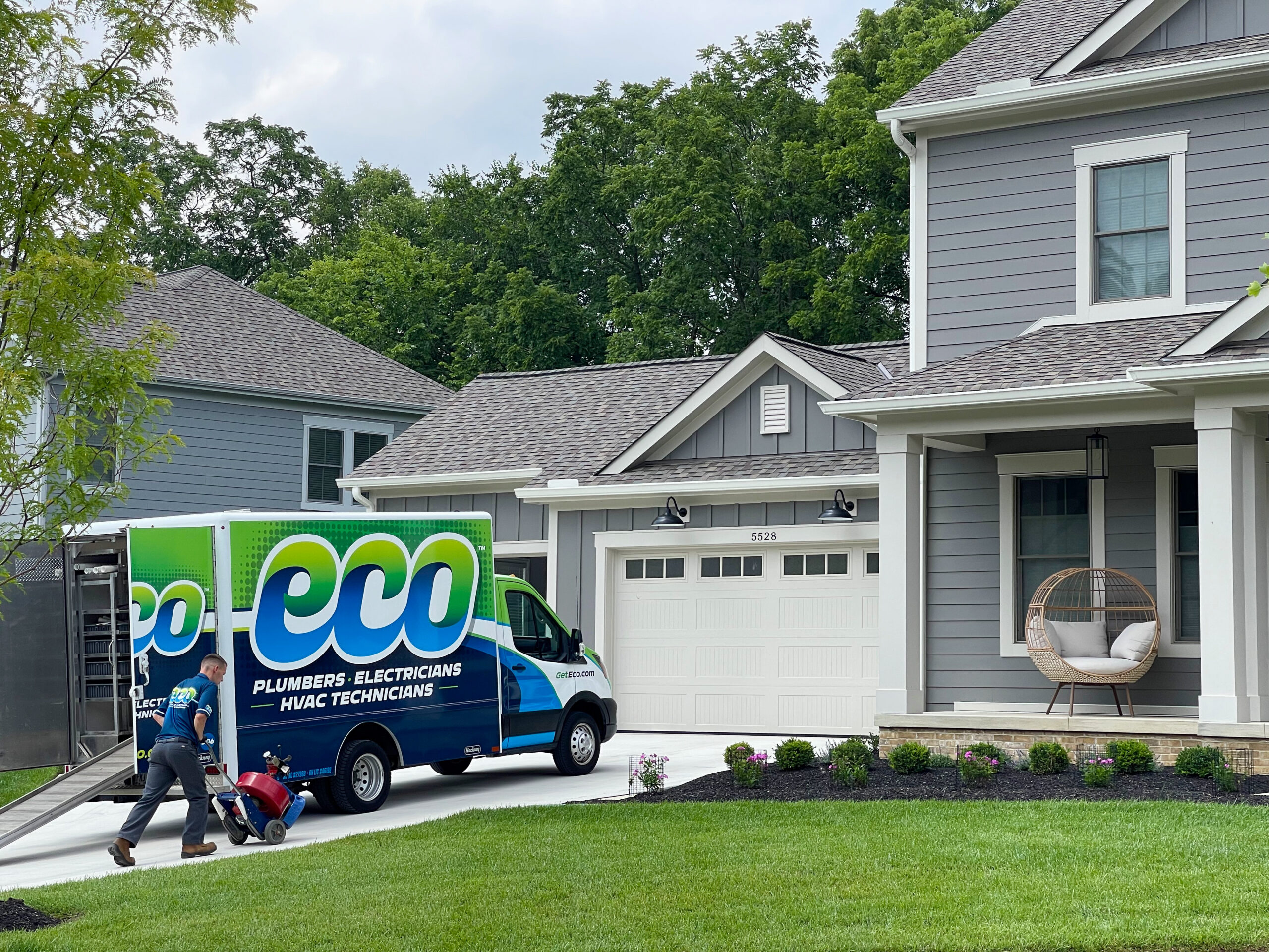 How Drain And Sewer Cleaning Protects Foundations From Water Leaks